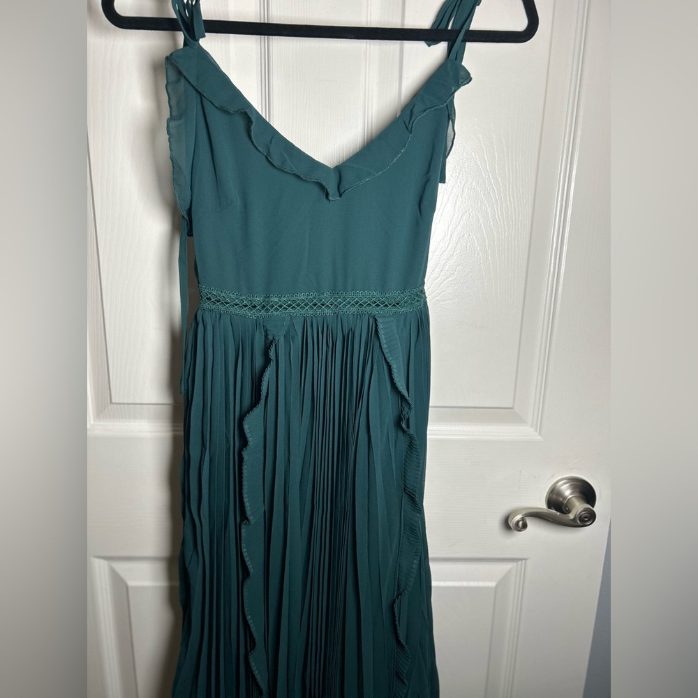 Never a Dull Moment Emerald Green Tie-Strap Pleated Midi Dress Size XXS New NWT - Picture 8 of 11